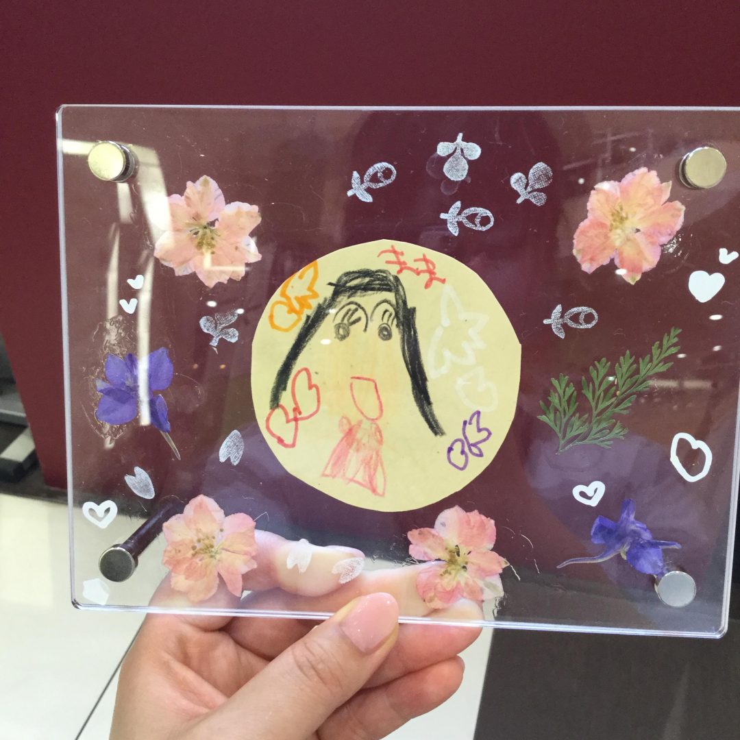 2024🥀母の日似顔絵展示👩🥀株式会社城山ストア