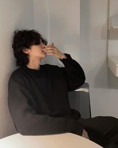 彼氏と寝るときどうしてる？ カップル寝姿の1位は「互いに反対向き」の結果に驚き！Oggi.jp