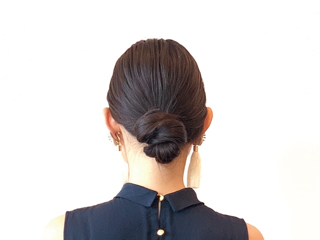 結婚式のお呼ばれヘアにおすすめのシニヨン特集！簡単なのに凝って見えるアレンジ♪folk