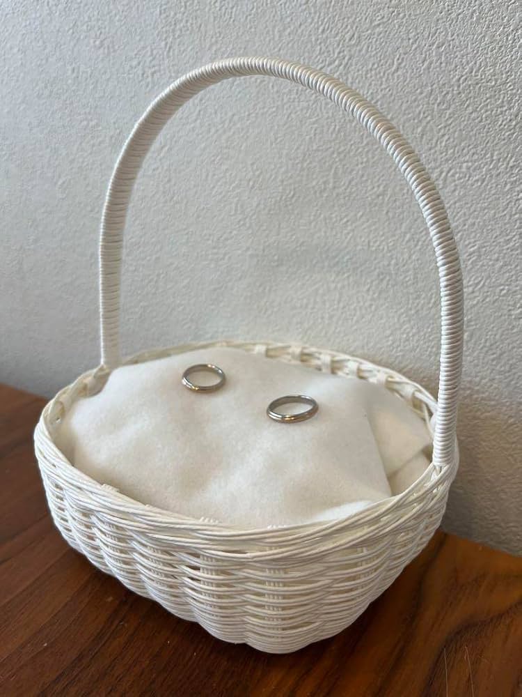 プチプラ素材でおしゃれに ミニバスケットのリングピローLEE