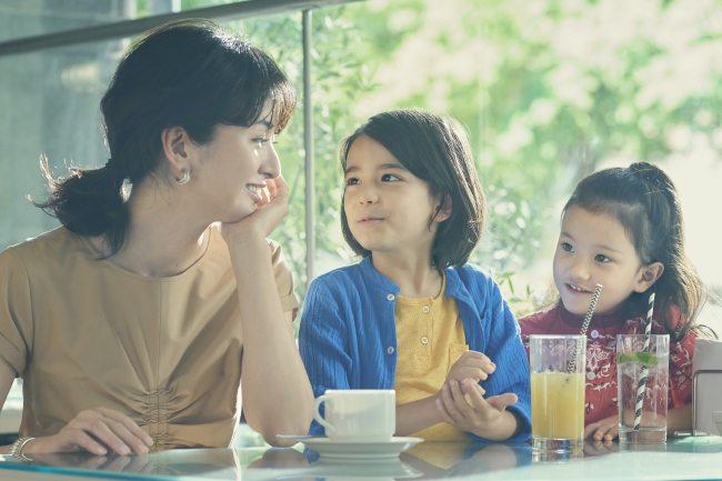 クリス-ウェブ 佳子が語る「娘たちとの距離、パートナーとの関係、そして次なる“肩書”は？」marie claireマリ・クレール-Page 2