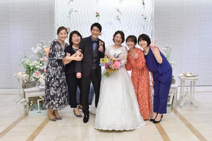 プランナーが教える 結婚式のお呼ばれヘアアレンジ集！出席にふさわしい髪型のマナーも解説トキハナmagazine