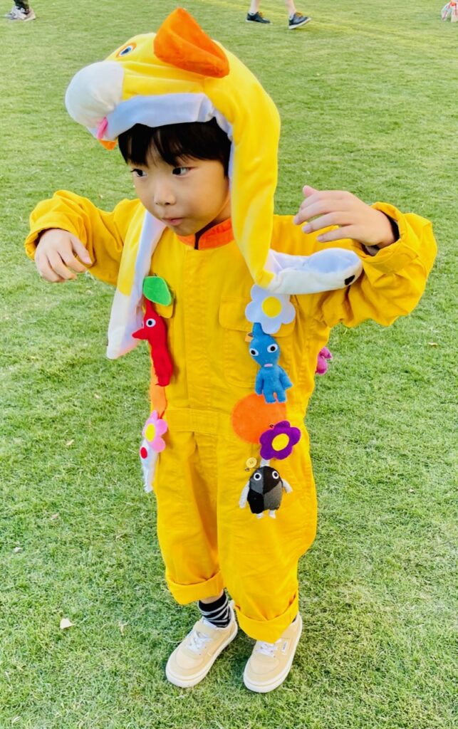 手作り♡ハロウィンでの子供の衣装調整さん