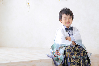 男の子向け！ 簡単でかっこいい結婚式・パーティー用の髪型子供服All About