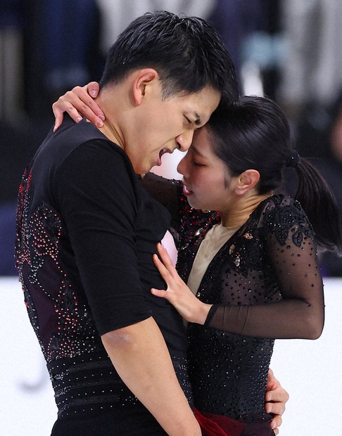 フィギュア 四大陸選手権 “りくりゅう”ペア 2年ぶりに優勝NHKニュース