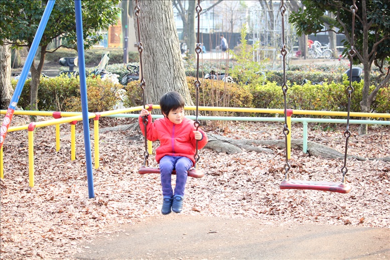幅広い年齢層が大満足！二子玉川公園 世田谷区 は遊具もアスレチックも、水遊びも楽しいるるぶKids