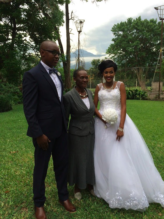 稲垣貴子 ＆ 稲垣啓太 結婚披露宴前のフィッティングとその当日に密着🤍 VeraWang のウエディングドレスと TomFordのタキシードに込めた二人の想いとは。, 続きはVogue Japanのプロフィールのリンクより。,TheFinalFittingWithvoguejapan_wedding