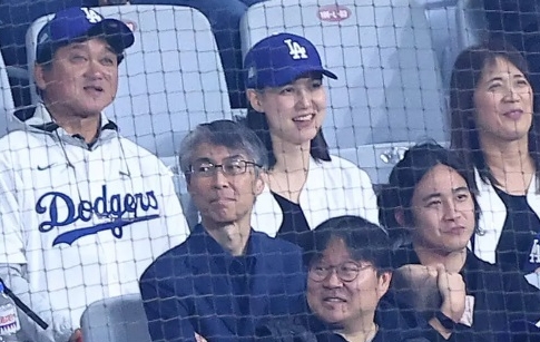 大谷翔平の兄で『トヨタ自動車東日本』のコーチ・龍太さんの写真が突如『夢グループ』のインスタにアップ「似てない」「違ったカッコ良さ」反響相次ぐ週刊女性PRIME