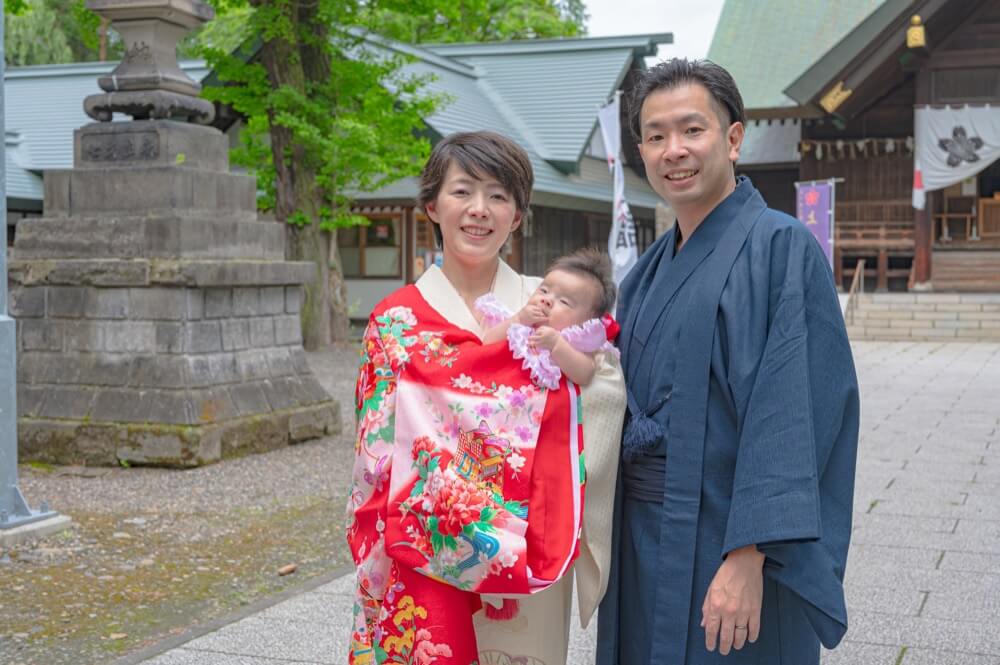 お宮参りの服装マナーは？ママ・パパ、赤ちゃん、祖父母の当日コーデSNAP集VERY