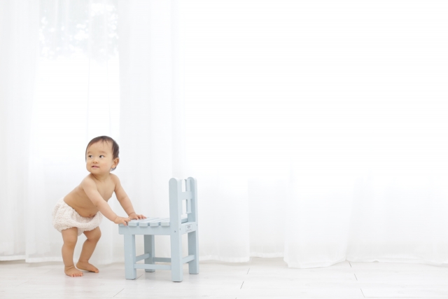 1歳を過ぎてもひとりで立てない。何かトレーニングが必要？ 医師が回答 スマイル子育てラボ花王 メリーズ