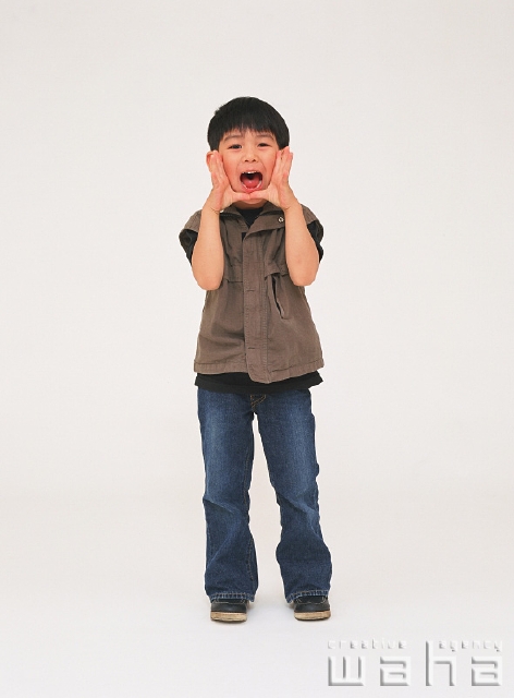 色々なポーズと表情の元気な子供達のイラストセット イラスト素材6285342- フォトライブラリ