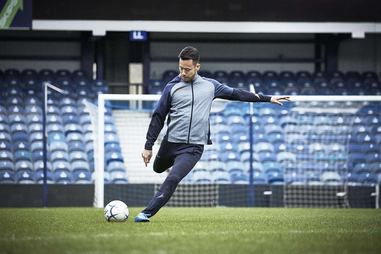 吉田麻也「成功するまで帰れない」、未来を誓った12歳の夜サッカーキング