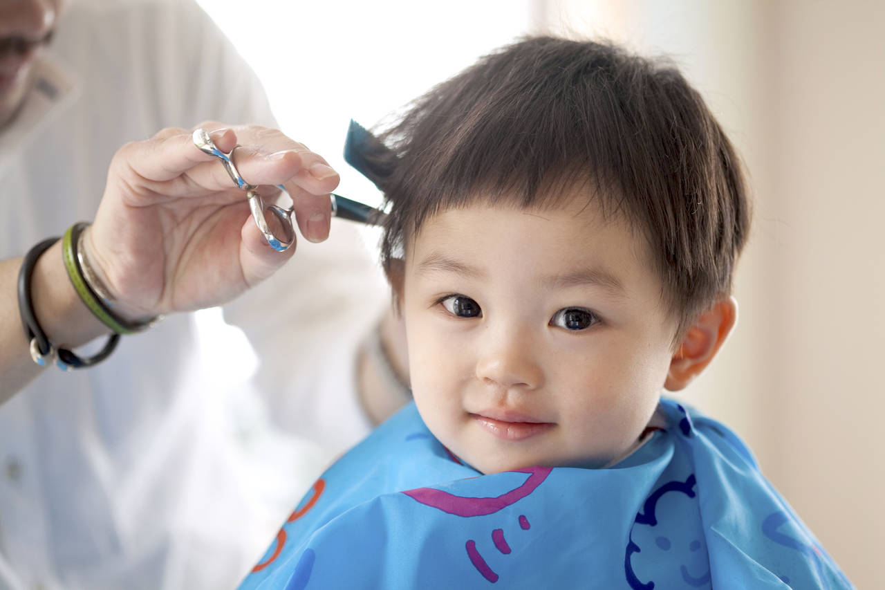 1歳男の子のファーストカット：自宅でできるスタイル