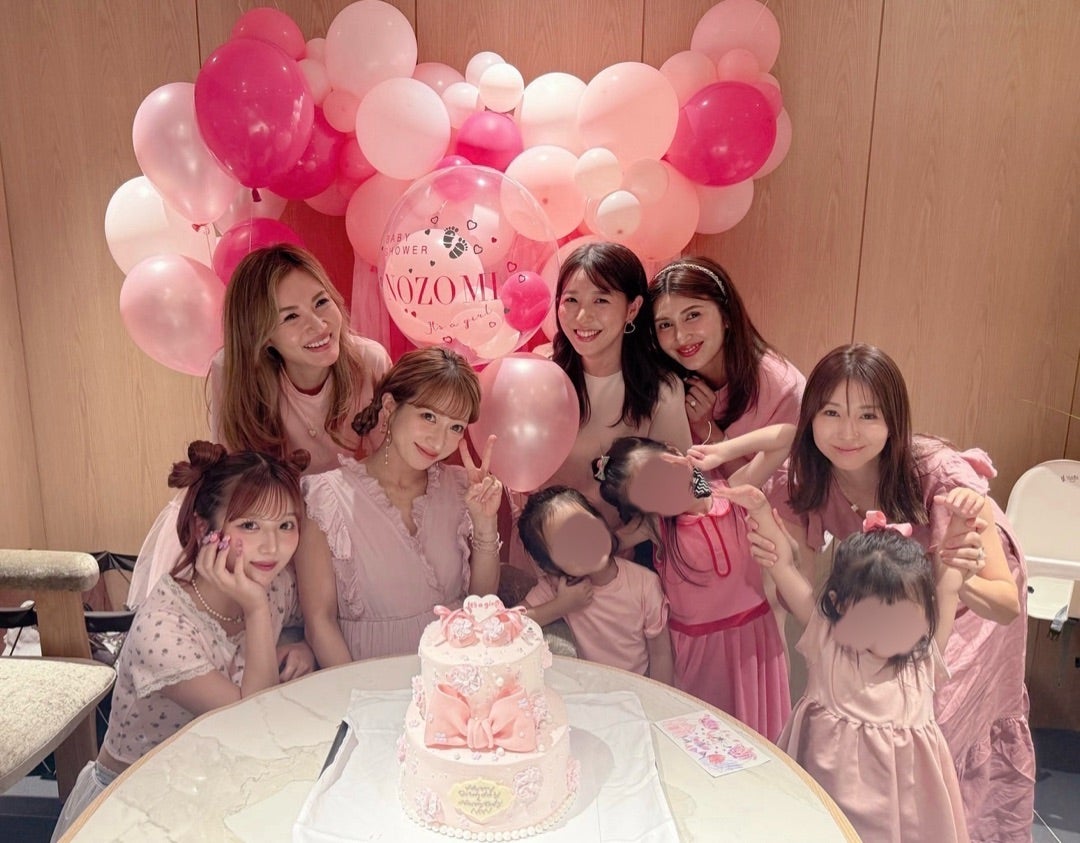 ベビーシャワー 、ドレスコードは、ホワイト！ダイパーケーキ・おむつケーキならラクーシュ