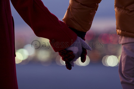 136,797 手をつなぐ カップル Stock Photos, High-Res Pictures, and Images - GettyImagesデート