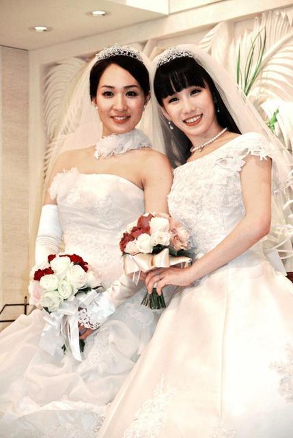 同性カップルが愛誓う 徳島市で挙式、親族ら祝福 新郎、希望かなえ笑顔徳島の話題徳島ニュース徳島新聞デジタル