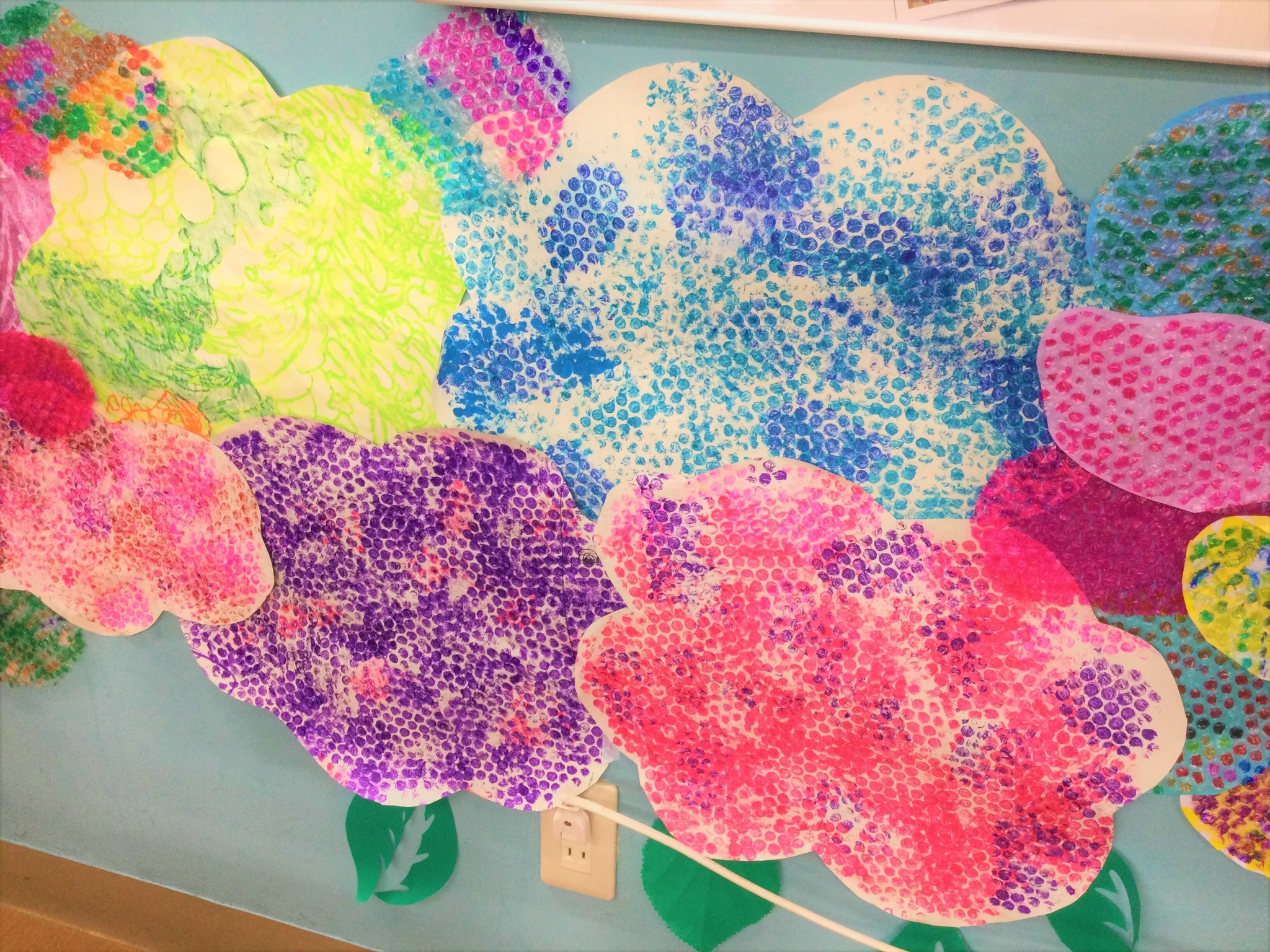 壁飾りが変わりました!~6月のアジサイ – ゆいま〜るお知らせ