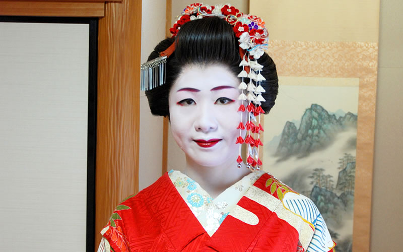 舞妓体験 専門店 京都 ぎをん彩 -GION AYA- – Maiko and Geisha Makeover Experience in Kyoto'GION AYA'