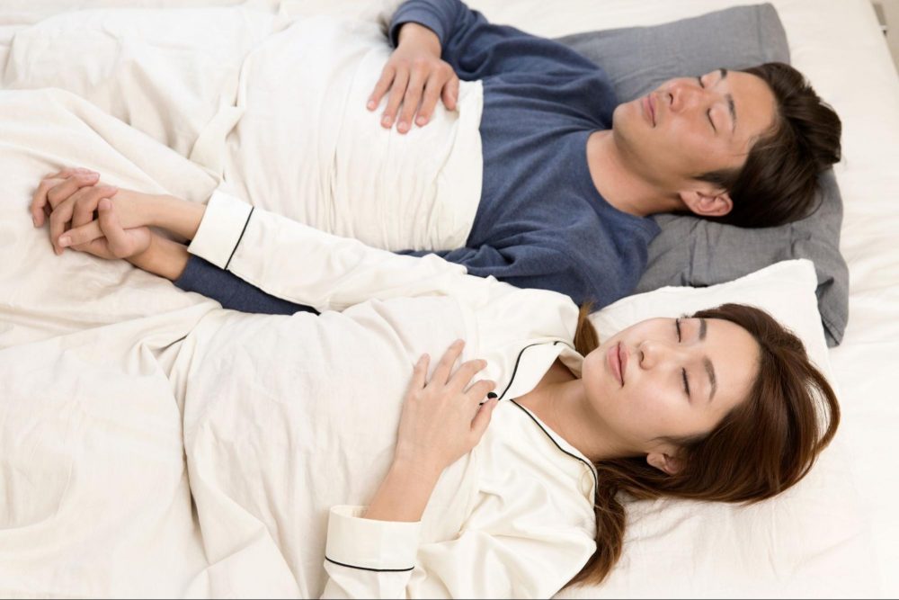カップルの寝方で分かる深層心理とは?親密度を高める寝方も紹介! - Betweenブログ