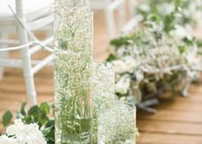 結婚式のお花選び♡人気のお花とテーブル装花のコーディネートアイデアをご紹介♩ウェディングニュース