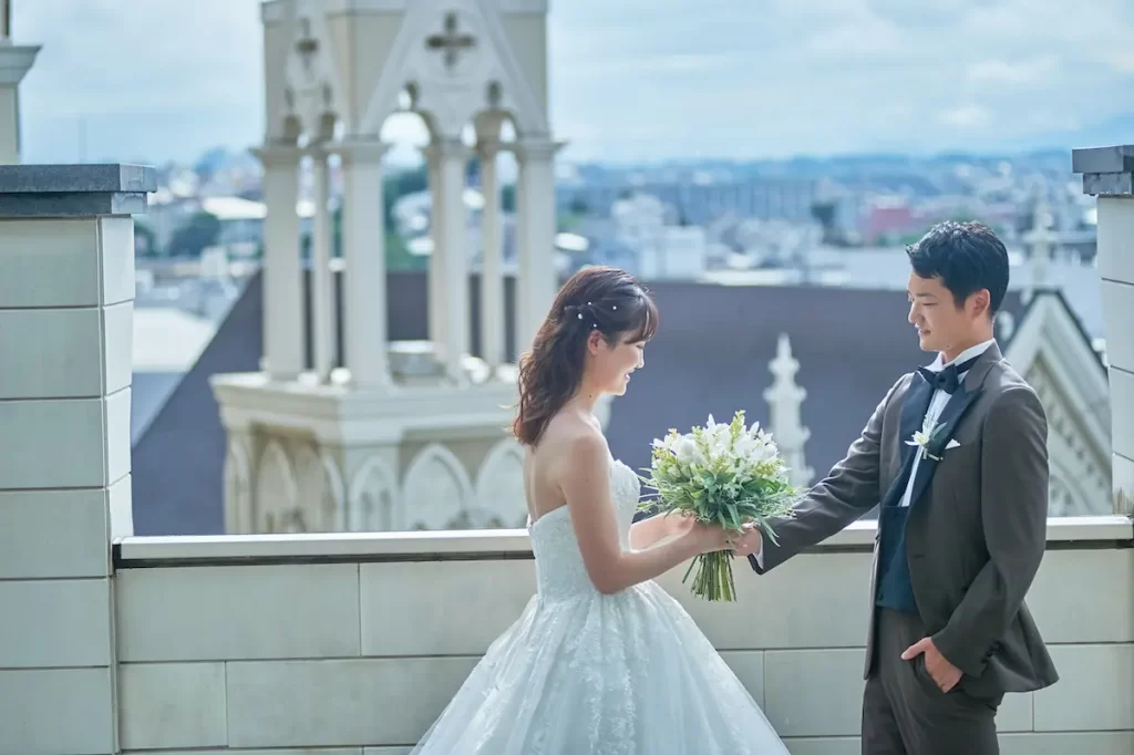 鐘の音が聞こえる時のスピリチュアルな意味とサインスピリチュアル大辞典：Tomaful