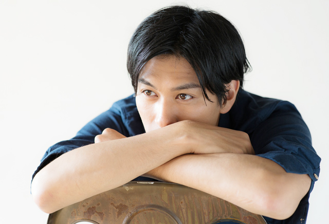 好きな気持ちを抑えている職場の男性心理や行動とは？対処法も紹介