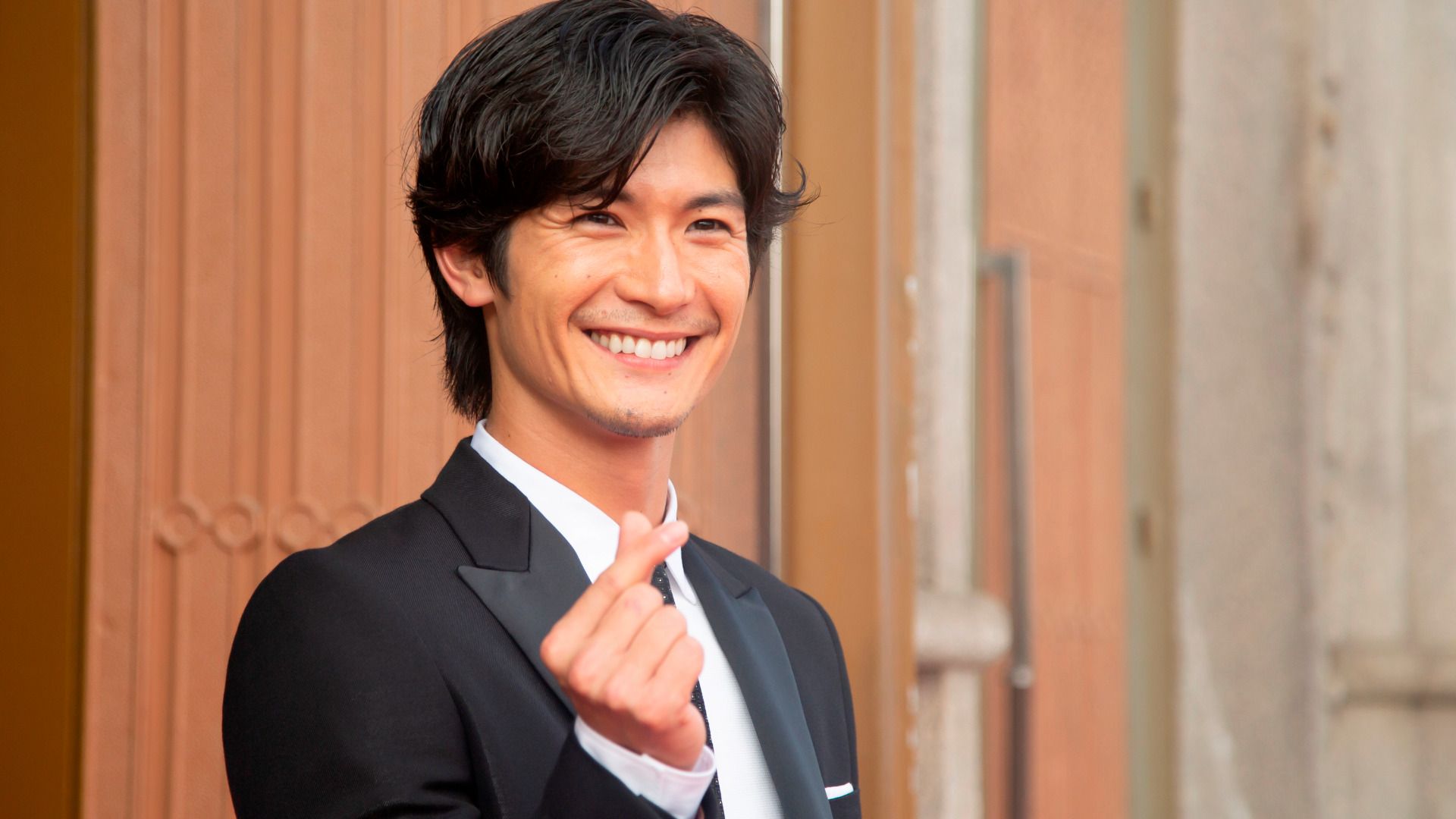 三浦春馬さん」家族との“絶縁”を招いた両親の金銭トラブルデイリー新潮