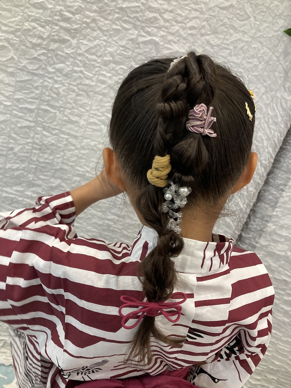 浴衣姿の子供向けヘアアレンジガイド。自宅でできるアレンジ方法のイラスト付きホットペッパービューティーマガジン