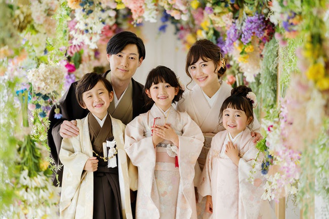 夏の想い出づくりに七五三撮影 猛暑も紫外線も気にならない涼しいスタジオ!夏休みに前撮りするとメリットがたくさん。らかんスタジオは、七五三の前撮りを夏の家族イベントとして提案します。株式会社らかんスタジオのプレスリリース
