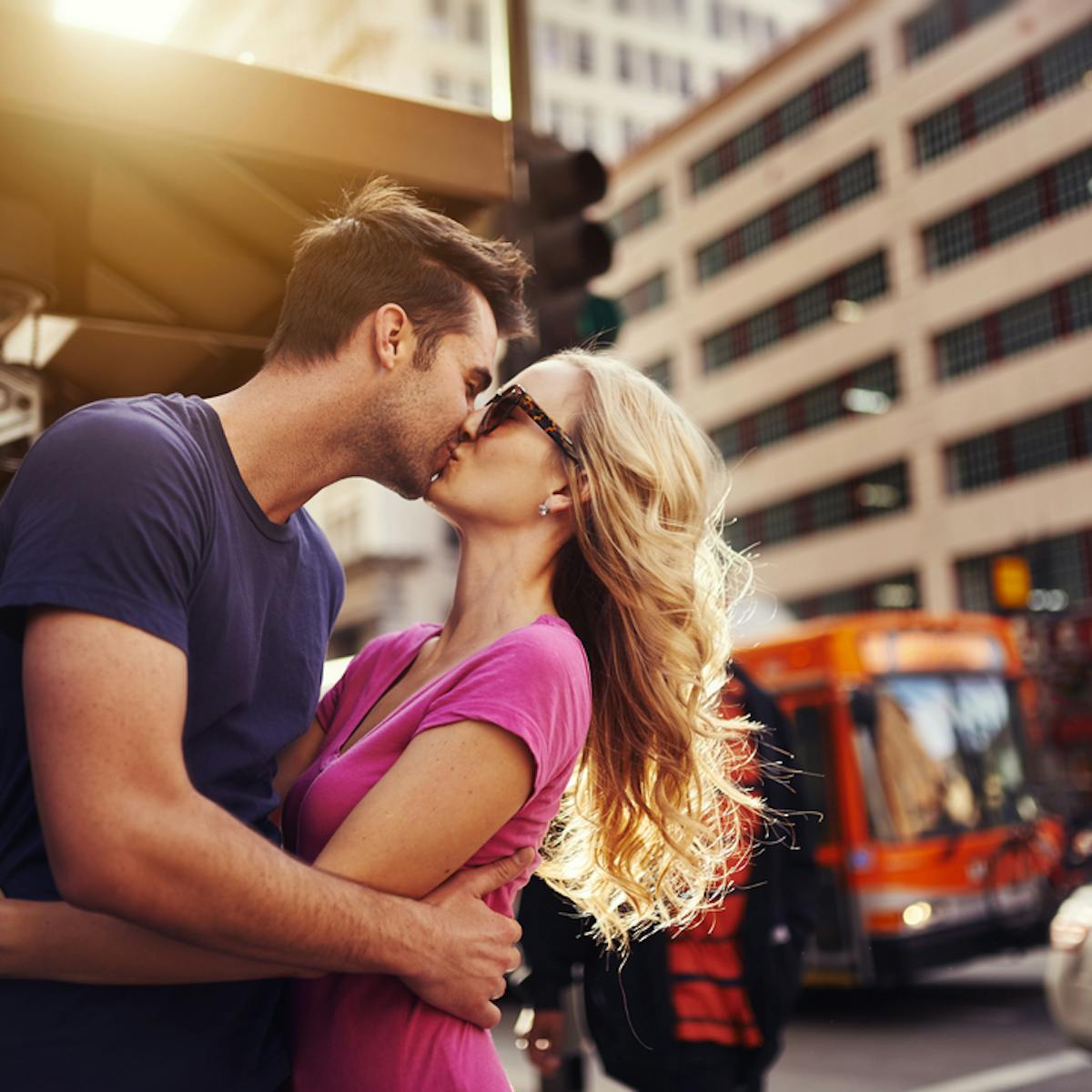 ラブラブカップルのキスの特徴♡いつ？相性は？キスの仕方は