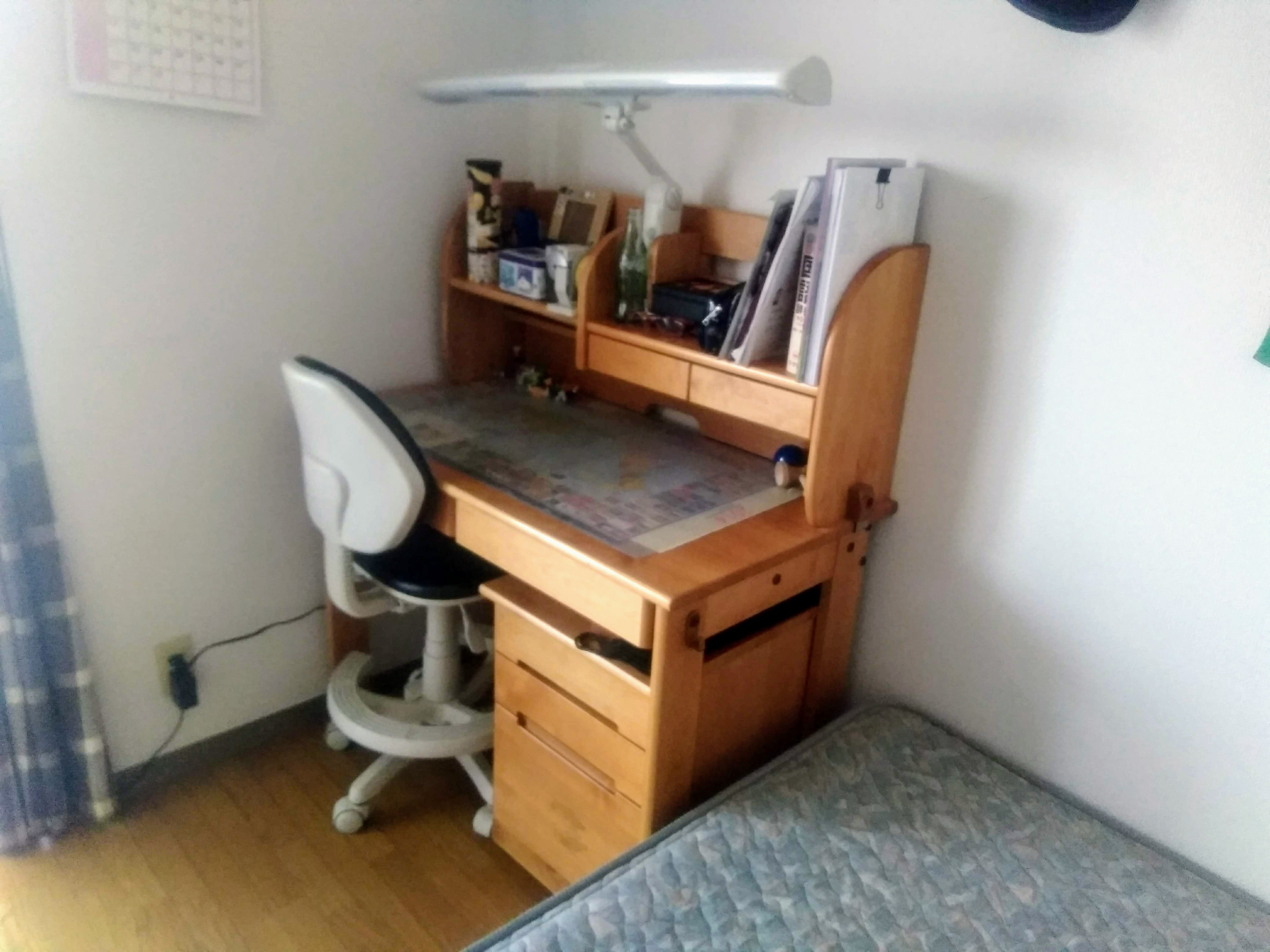 中学生男子部屋：5畳だけど机もベッドも必要幸せな毎日のための「整理力」