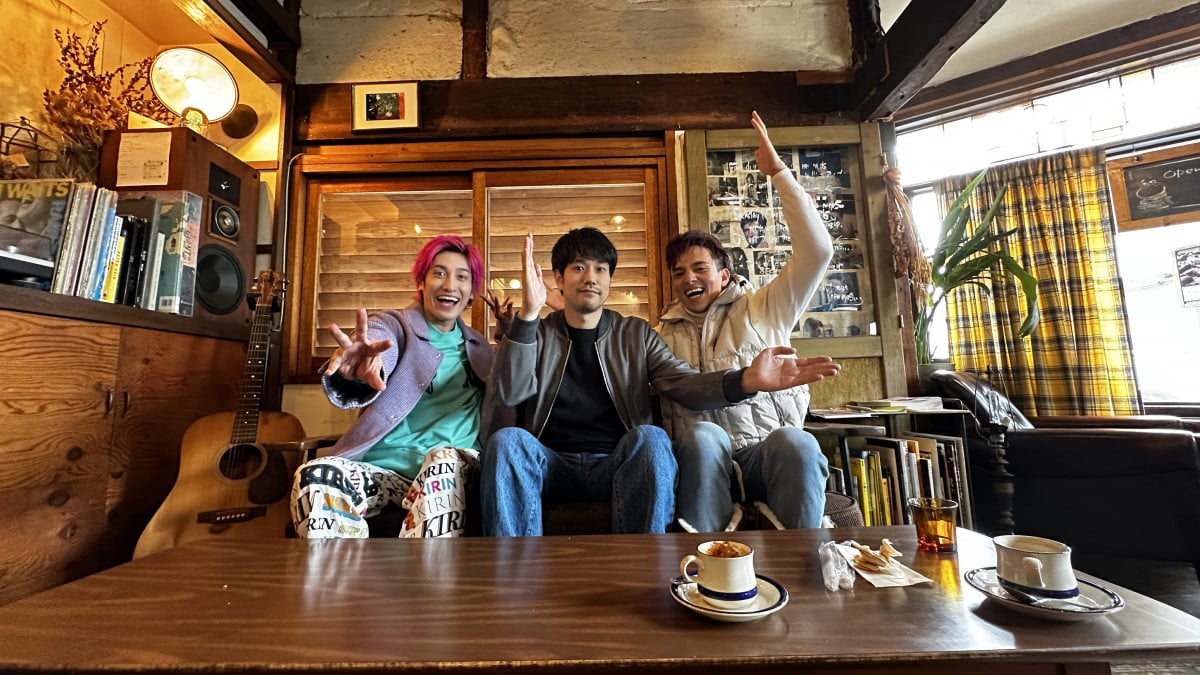 📣小雪 事務所を退社していた！スローライフ志向で田舎に移住か ---都内の桜も満開を迎えた3月下旬。ランチどきの繁華街を歩くのは小雪 43 だった。長い黒髪を束ね、マスク姿の小雪はブランドショップに入店。子供服売場で店員と談笑しながら、ワンピースやトップスを