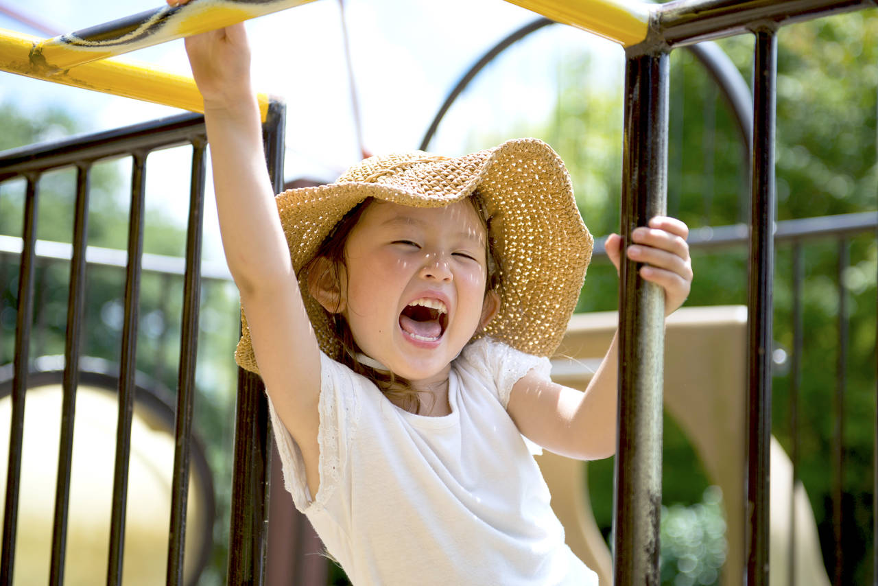 夏の家族旅行に関する意識調査 「1570人に聞いたwithコロナの夏遊び計画」を情報誌で特集！昨年、自宅で過ごした＝64%、帰省しなかった家庭が8割アクトインディ株式会社のプレスリリース