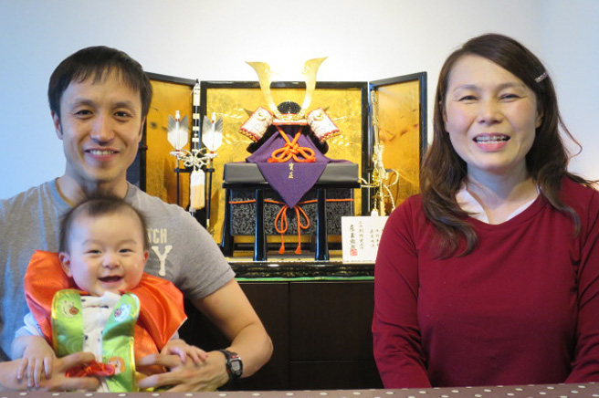 孫の初節句、どんなお祝いをするのがベスト？祖父母の皆さまに伝えたい、おすすめのお祝い方法や注意点。 -公式サイト鈴甲子雄山・平安道斎・人形工房壹三の五月人形鎧兜