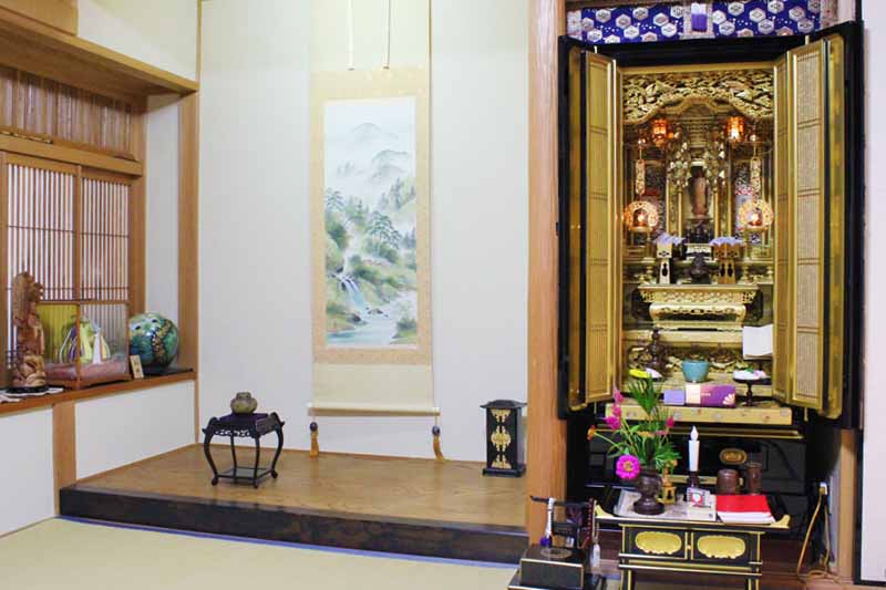 お仏壇どこに置いてます？仏壇の 向き と 設置場所 についての話 - 葬斂の奏者-亡失に顔を逸らす諸人へ