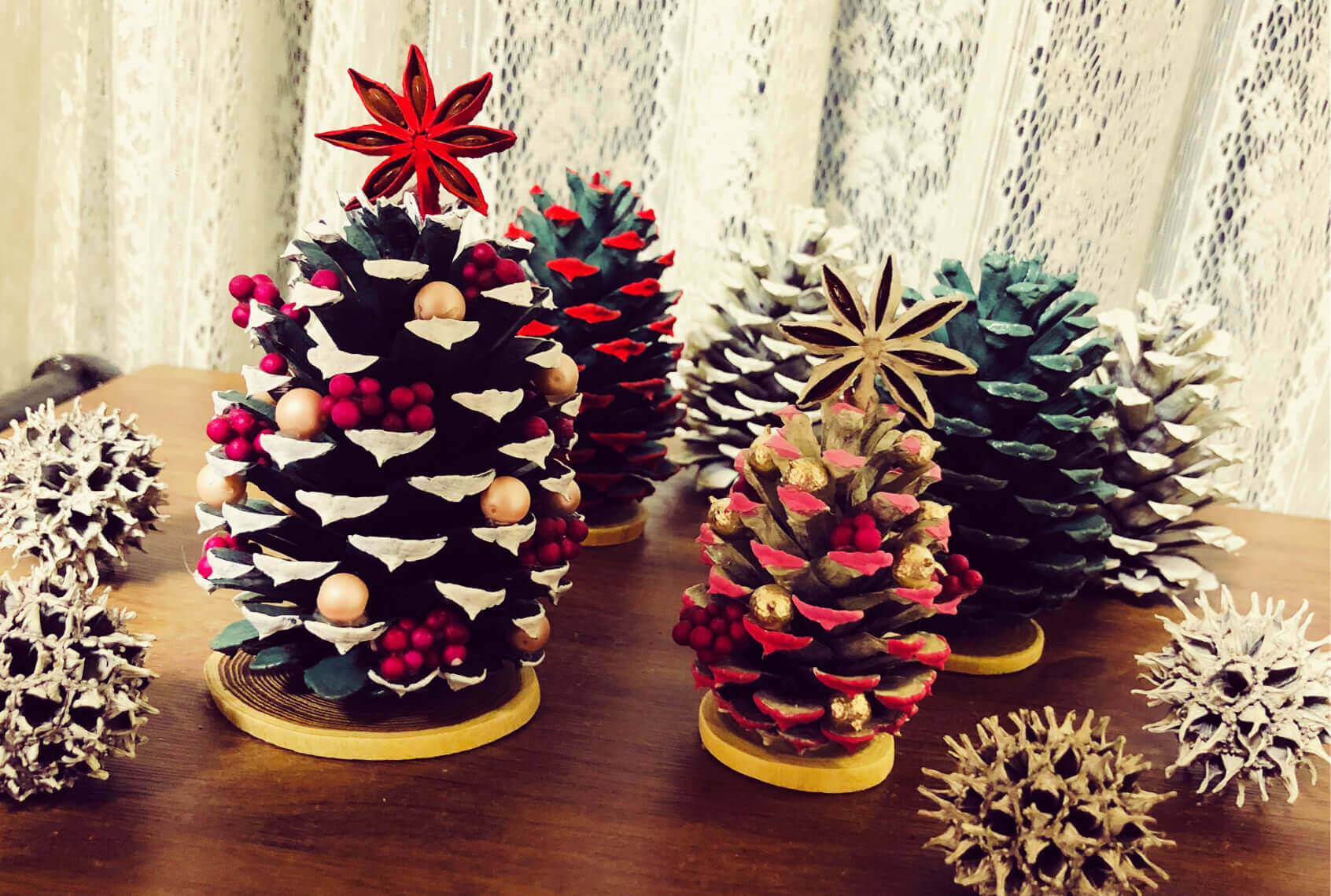 松ぼっくりで子供と作る！かわいいクリスマスツリー – 科学のネタ帳