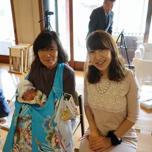 お宮参りは何を着ていく？赤ちゃん・ママ・パパ・親族別の服装マナーと衣装の選び方を解説OurPhoto写真部