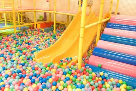 コスパ最強！大阪の室内遊園地『キッズランドUS』