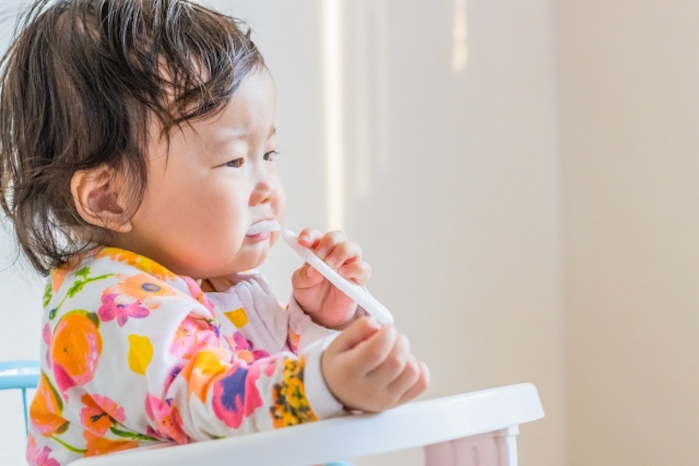 ママが座ると赤ちゃんが泣くのはなぜ？ - ヨガシャンティおおもり