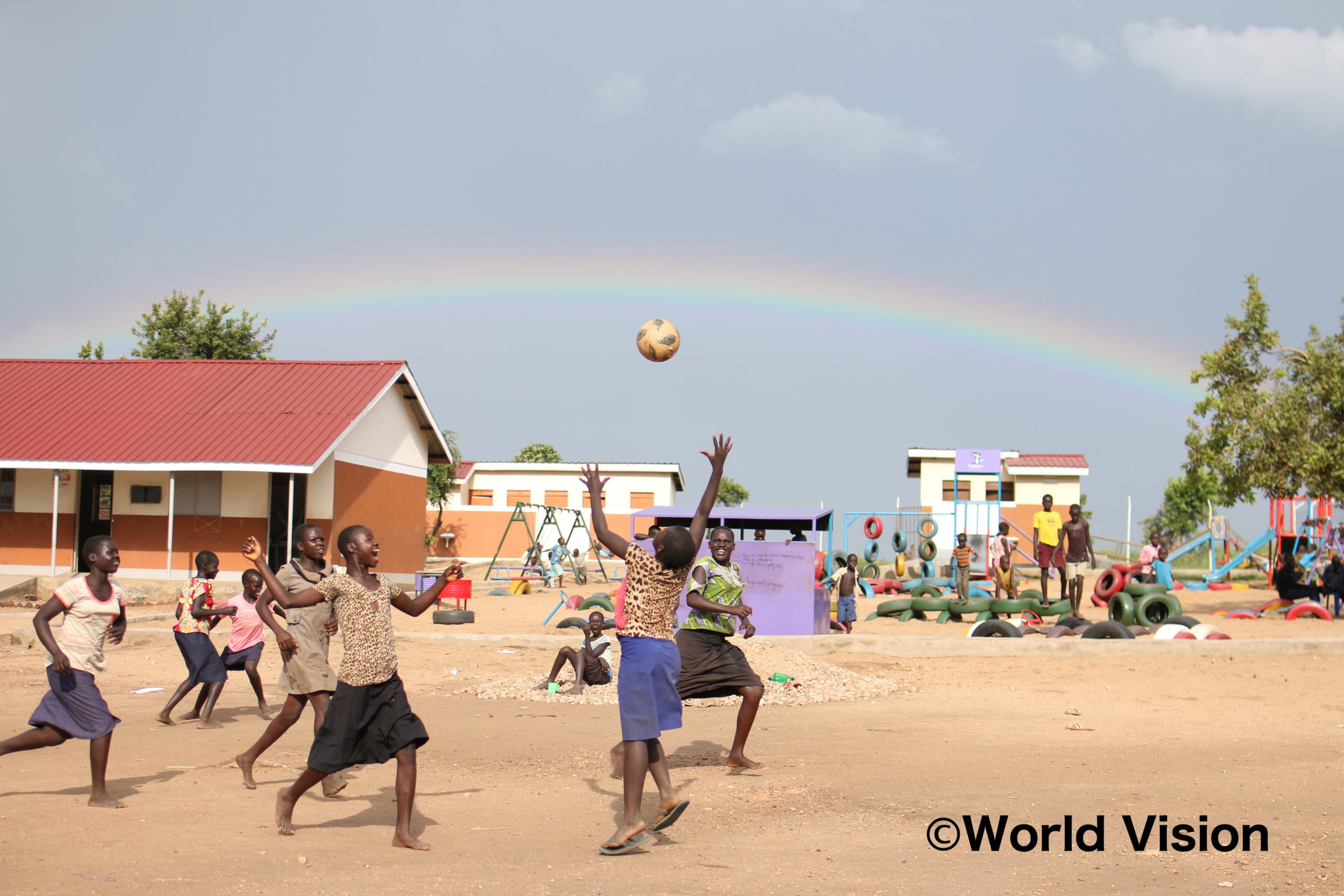 小学校校庭の遊び 3月7日総合教育センタ