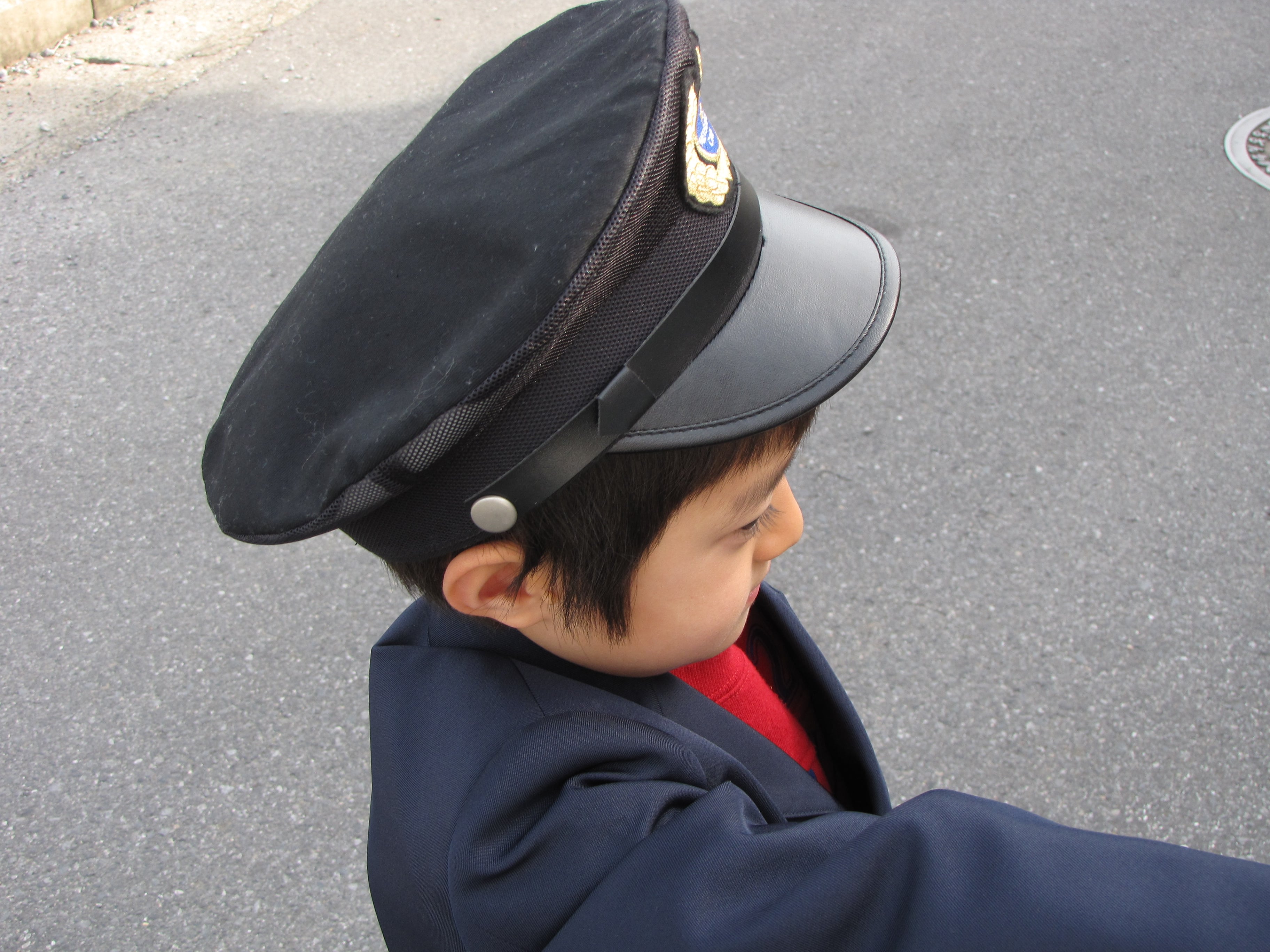 🚃 310円で遊びつくせる 京王れーるランド 久しぶりに行ったら車掌さんの帽子が被れるようになってた🚉 ⁡ 📍京王れーるランド ⁡4歳 成長記録 男の子ママ 4歳男の子むすこーで スマイル育児 子育てグラムYouTube tiktok 子供のいる生活京王れーるランド子供遊び場