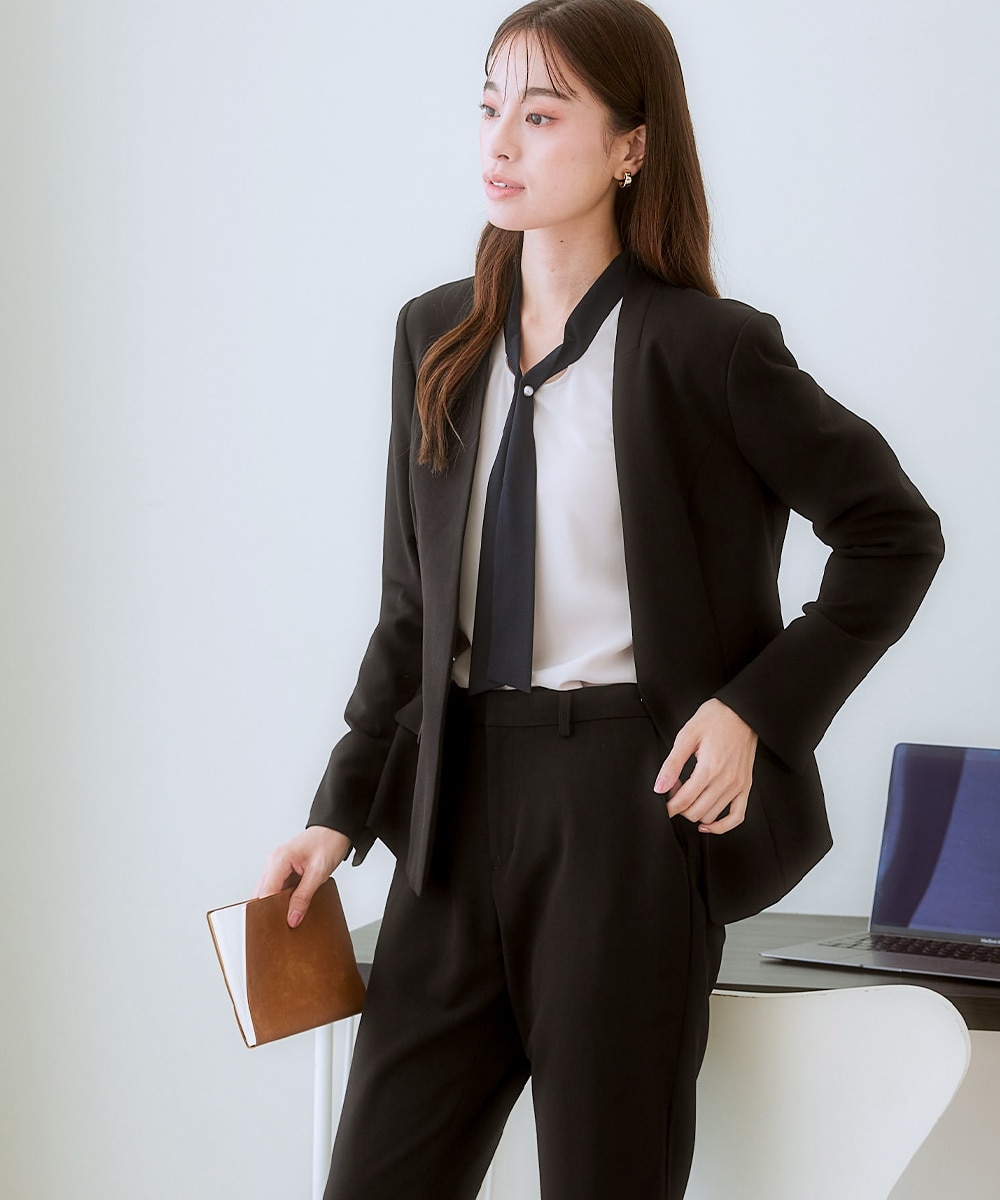 お宮参りの服装 ママはパンツスーツで！ きちんと感のある「おしゃれなセレモニーコーデ」 –CBK magazine 公式