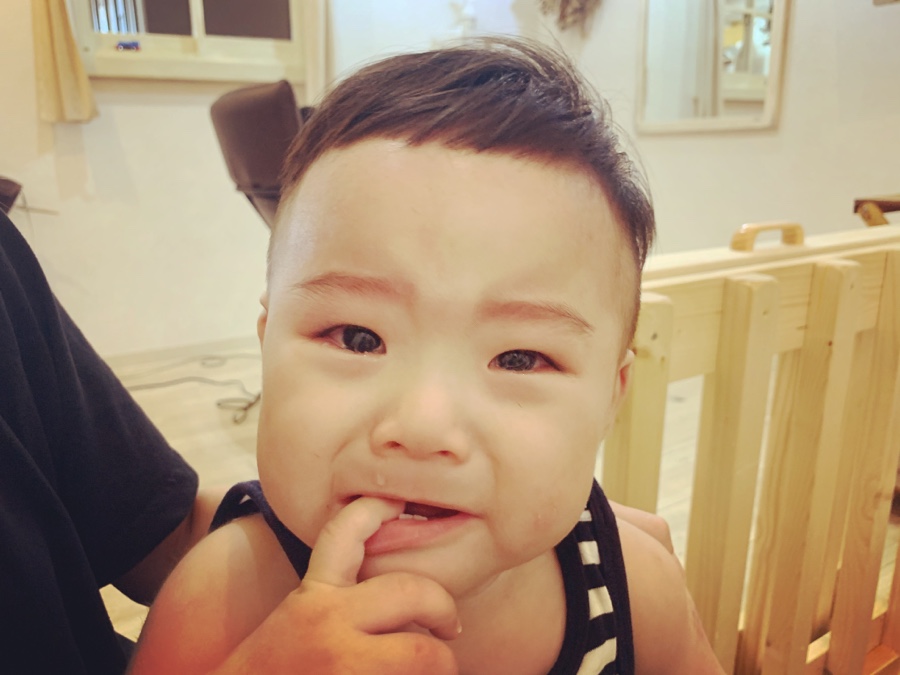 パパ髪型パクセロイになって可愛いー❤️ ってゆーてます😜❤️ 似合ってる😂 なんか可愛くて何しても許せる気がする🤪笑 ・ ・ ・hairstyle パクセロイ 梨泰院クラス どんぐりヘアー cute supreme chromehearts fashion パパfashion