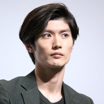 三浦春馬さん他界 名付け親・親族が涙の沈痛告白「春馬ちゃんは生き別れた父親と再会したばかりだった」文春オンライン