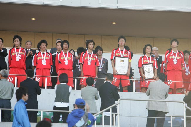 吉田麻也、子供の前で拭った涙に感動の嵐 「父ちゃんの涙は綺麗」「批判してゴメン」THE ANSWER