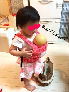 ✂️作ってみよう ステイホームの時間が増え、 何か新しいことにチャレンジしていますか？✨ 今回は「抱っこ紐」の作り方をご紹介🐿💕子ども達のお世話遊びの世界が広がるかも👸保育園 保育士 遊び 手作りおもちゃ抱っこ紐 子育て お世話遊び コーナー保育