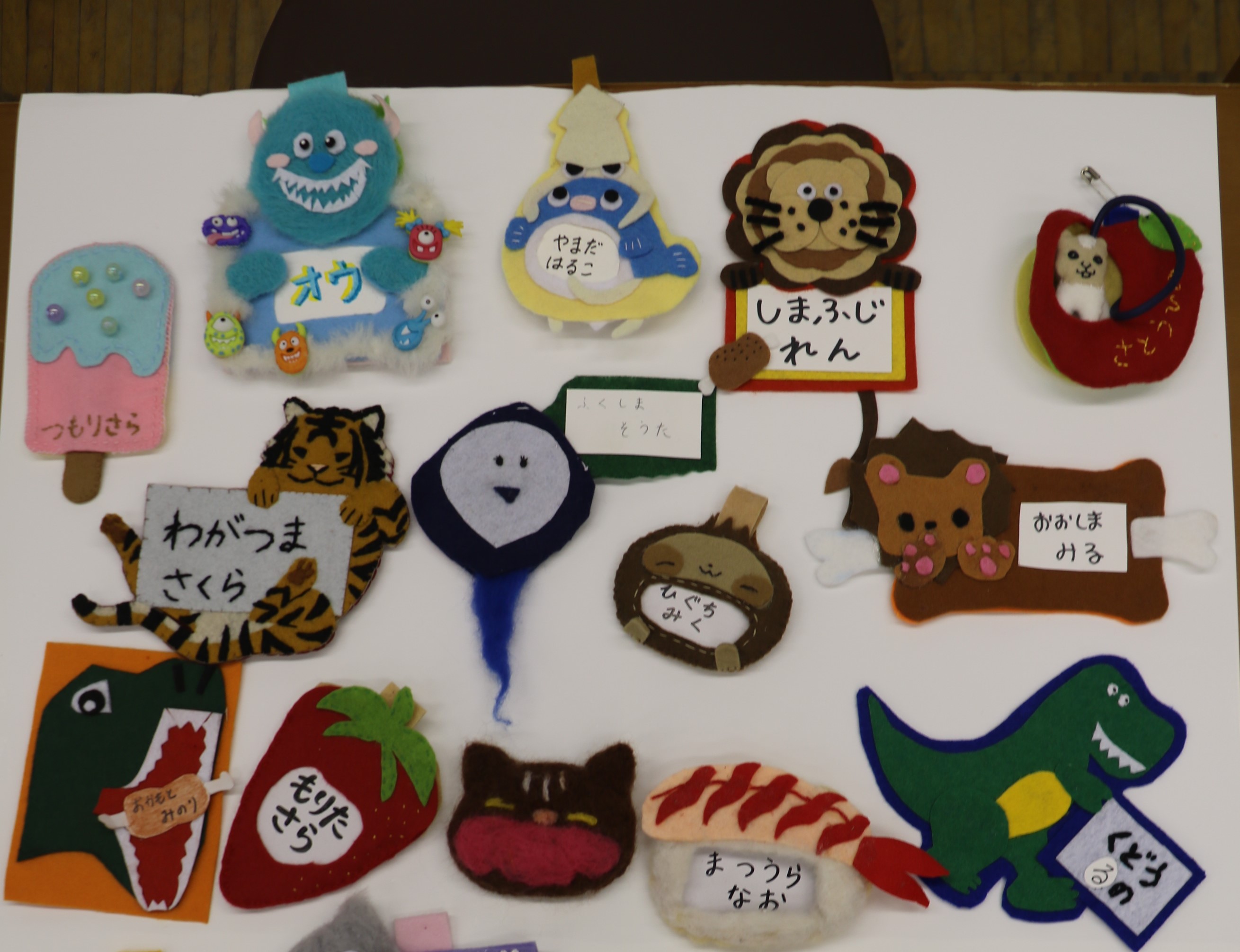 📛名札作製📛 こども学専攻の1年生が、10月からの教育実習に向けて名札を制作✨✨子ども達から人気のあるキャラクターなど上手に作ってました👍名札手作りキャラクター教育実習こどもの未来幼児教育幼稚園の先生保育士幼小接続学び手に職将来