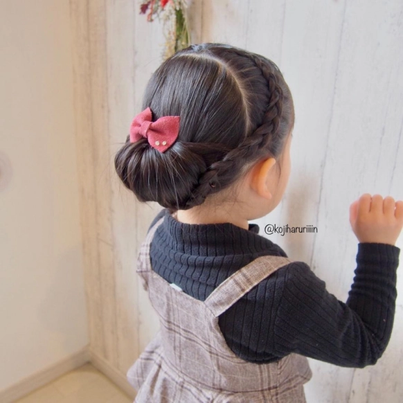 子供の少ない髪でも超簡単にボリュームUP!ベロアリボンで三つ編みヘアの作り方♡ ヘアアレンジ