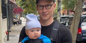 アンダーソン・クーパー、息子たちに生計を立てることの大切さを教えたいエスクァイア日本版