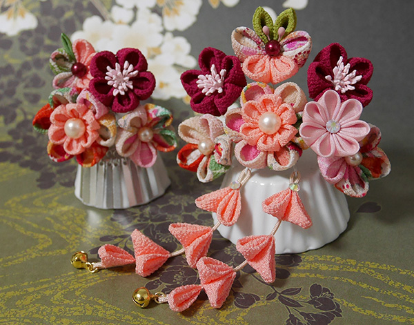 楽天市場 コットン生地で作る つまみ細工 バックチャーム ヘアゴム 全4種 1キットで2個作れる 手作りキット □ 普段使い タカギ繊維 和 花フラワー パール 大人っぽい キッズ 材料 布 髪飾り ゴム 七五三 バッグ ヘアアクセサリー 手作り □ : 手作り工房MYmama